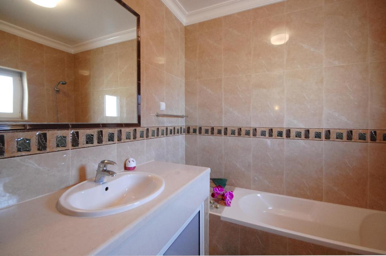 Villa Alice - Free Wifi & Air Co & Swimming Pool - By Bedzy Albufeira Eksteriør bilde